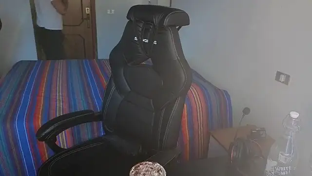 Al3xox02 online show from 04/13/26, 05:39