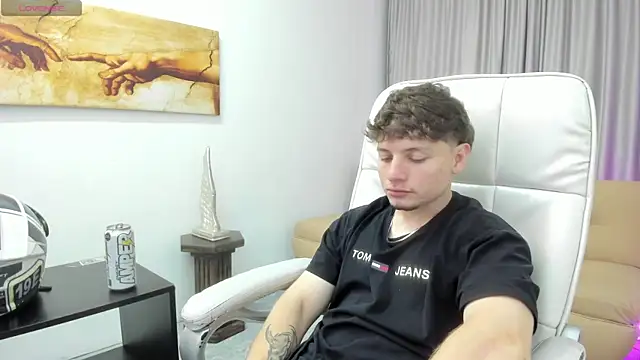 Leoo Miller online show from 01/08/26, 04:29