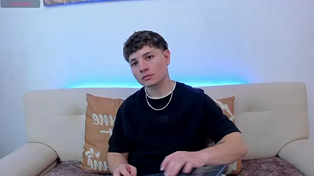 Leoo Miller online show from 11/01/25, 08:03