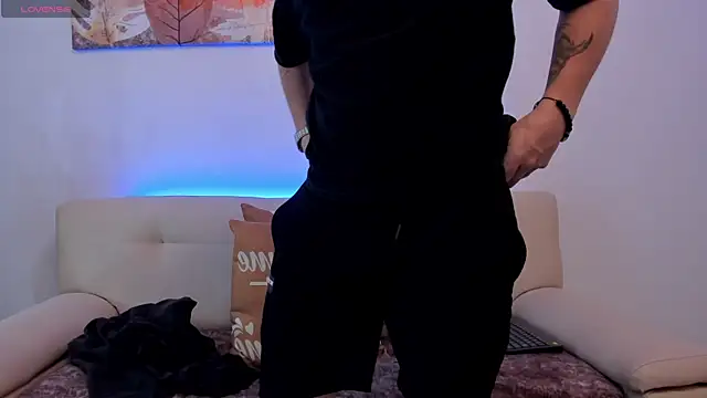 Leoo Miller online show from 10/21/25, 08:19