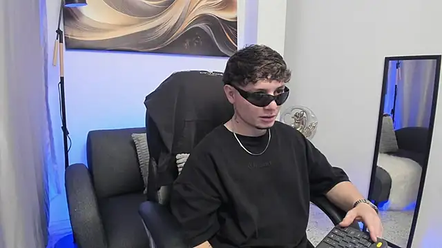 Leoo Miller online show from 01/09/26, 04:08