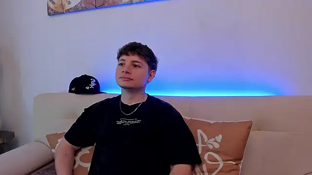 Leoo Miller online show from 10/24/25, 07:57