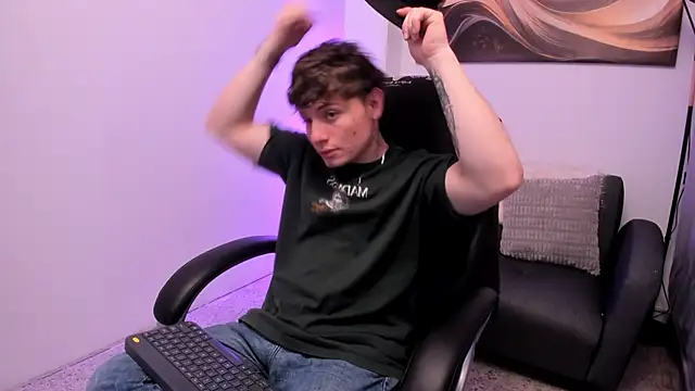 Leoo Miller online show from 11/14/25, 11:08