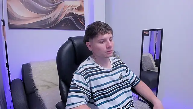 Leoo Miller online show from 12/17/25, 07:46