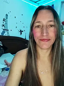 Snapshot of Keila10 chatting on 10/14/25, 05:13 Keila10 online show from 10/14/25, 05:13