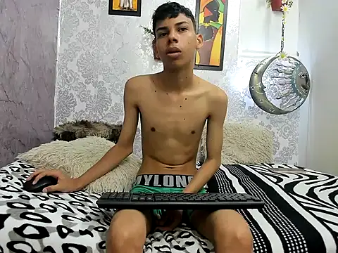 sexyboys cutex18 online show from 11/03/25, 08:23