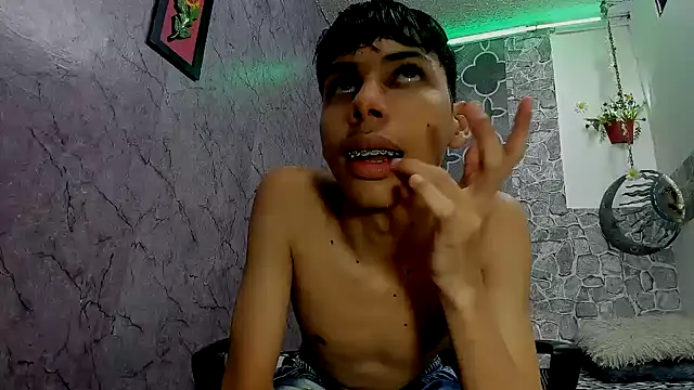 sexyboys cutex18 online show from 02/12/26, 10:31