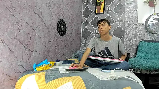 sexyboys cutex18 online show from 12/18/25, 08:34