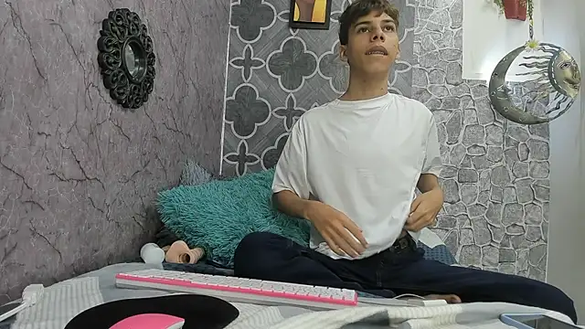 sexyboys cutex18 online show from 12/22/25, 07:58