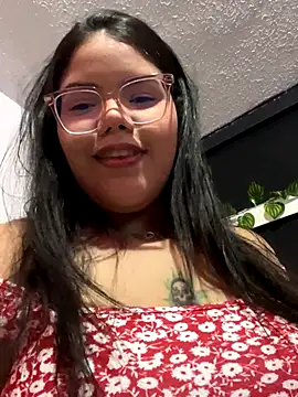 Snapshot of GabrielleMarsh1 chatting on 10/17/25, 01:31 GabrielleMarsh1 online show from 10/17/25, 01:31