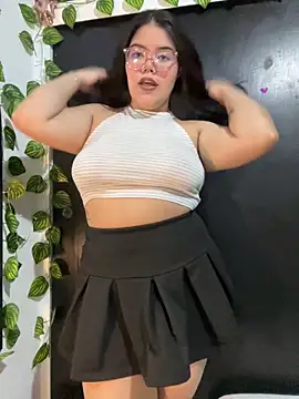 Snapshot of GabrielleMarsh1 chatting on 12/19/25, 03:32 GabrielleMarsh1 online show from 12/19/25, 03:32