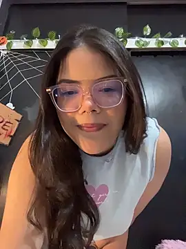 Snapshot of GabrielleMarsh1 chatting on 11/07/25, 01:43 GabrielleMarsh1 online show from 11/07/25, 01:43