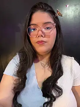 Snapshot of GabrielleMarsh1 chatting on 12/05/25, 04:22 GabrielleMarsh1 online show from 12/05/25, 04:22