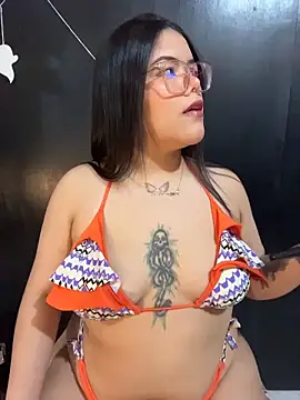 Snapshot of GabrielleMarsh1 chatting on 11/19/25, 02:22 GabrielleMarsh1 online show from 11/19/25, 02:22