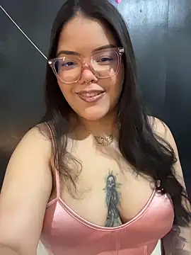 Snapshot of GabrielleMarsh1 chatting on 11/15/25, 03:10 GabrielleMarsh1 online show from 11/15/25, 03:10