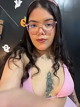 Snapshot of GabrielleMarsh1 chatting on 11/06/25, 02:15 GabrielleMarsh1 online show from 11/06/25, 02:15