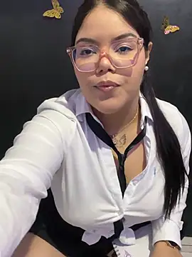 Snapshot of GabrielleMarsh1 chatting on 10/08/25, 02:02 GabrielleMarsh1 online show from 10/08/25, 02:02