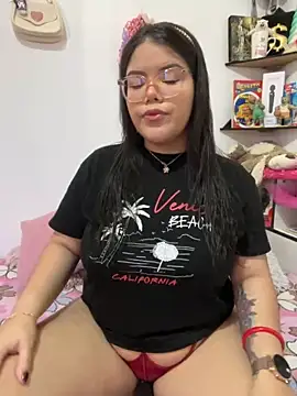 Snapshot of GabrielleMarsh1 chatting on 10/26/25, 05:57 GabrielleMarsh1 online show from 10/26/25, 05:57