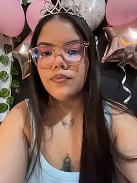 Snapshot of GabrielleMarsh1 chatting on 11/27/25, 02:45 GabrielleMarsh1 online show from 11/27/25, 02:45