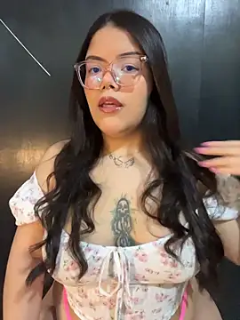 Snapshot of GabrielleMarsh1 chatting on 11/13/25, 02:48 GabrielleMarsh1 online show from 11/13/25, 02:48