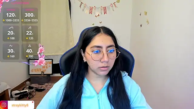 LoveLyy- online show from 06/10/26, 02:02