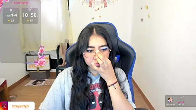LoveLyy- online show from 04/16/26, 09:15
