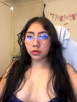 LoveLyy- online show from 10/05/25, 02:30