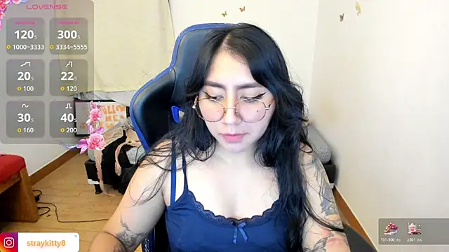 LoveLyy- online show from 12/16/25, 10:36