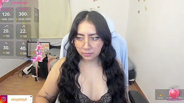 LoveLyy- online show from 10/31/25, 10:45