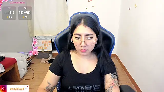 LoveLyy- online show from 01/14/26, 05:49