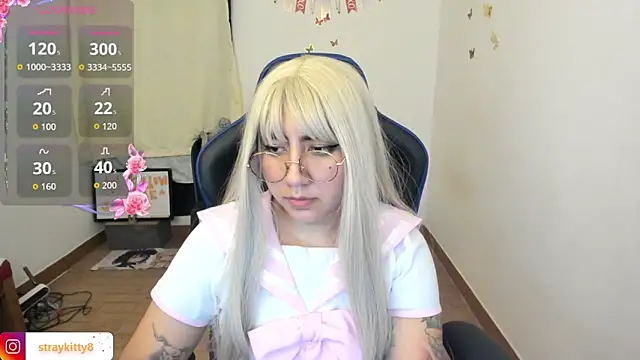 LoveLyy- online show from 04/10/26, 10:39