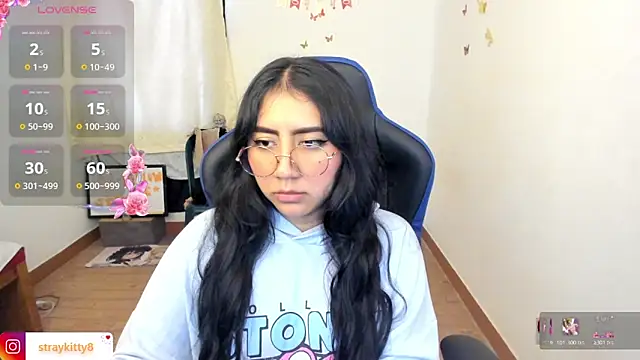 LoveLyy- online show from 04/17/26, 08:44