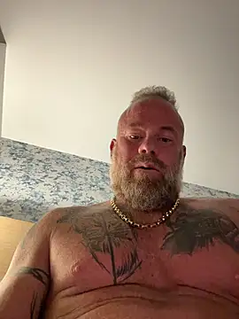 Snapshot of Muscledick40 chatting on 03/05/26, 09:06 Muscledick40 online show from 03/05/26, 09:06