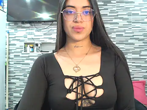 Snapshot of Carla_Bennett__ chatting on 10/08/25, 11:34 Carla Bennett online show from 10/08/25, 11:34