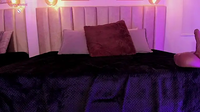 lena martinn online show from 02/22/26, 04:08