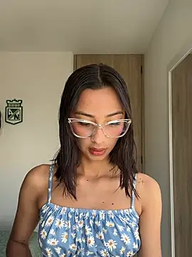 lena martinn online show from 05/12/26, 07:42