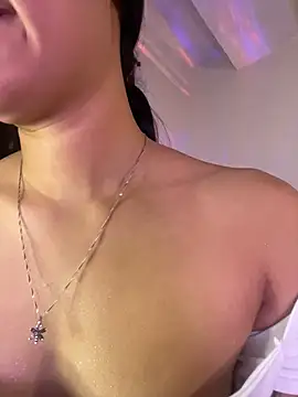 AlannaDollx online show from 11/06/25, 01:37