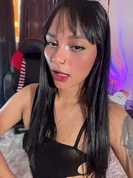 AlannaDollx online show from 11/18/25, 03:04