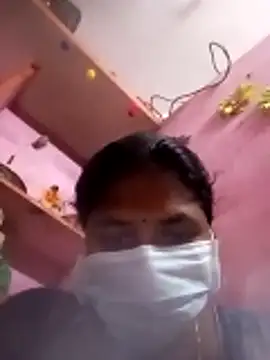 Snapshot of Eswar77 chatting on 10/24/25, 05:39 Eswar77 online show from 10/24/25, 05:39