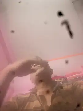 Snapshot of Eswar77 chatting on 12/17/25, 09:03 Eswar77 online show from 12/17/25, 09:03