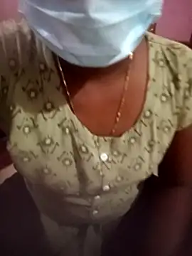 Snapshot of Eswar77 chatting on 11/11/25, 04:57 Eswar77 online show from 11/11/25, 04:57