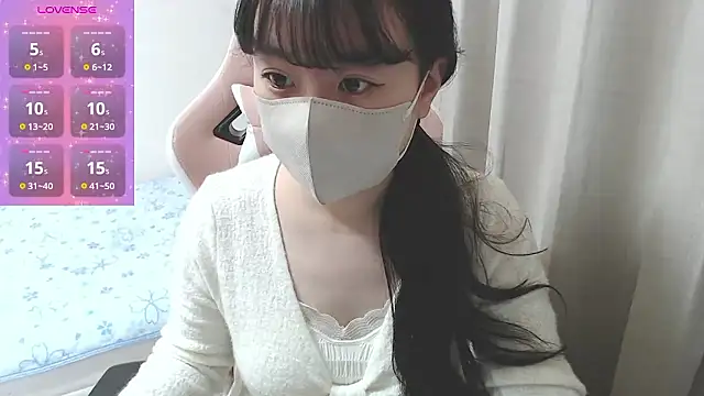 hinako08 online show from 11/18/25, 01:21