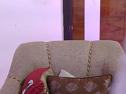 cute zaraa online show from 11/25/25, 04:46