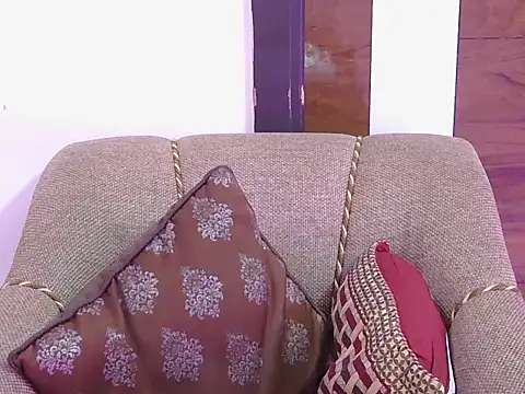 cute zaraa online show from 11/16/25, 05:12