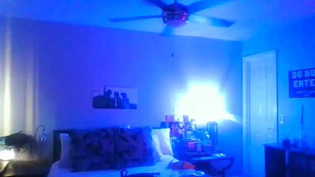 Snapshot of nvthvn555 chatting on 10/18/25, 11:29 nvthvn555 online show from 10/18/25, 11:29