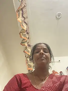 Snapshot of Sapnahot34 chatting on 11/05/25, 04:48 Sapnahot34 online show from 11/05/25, 04:48