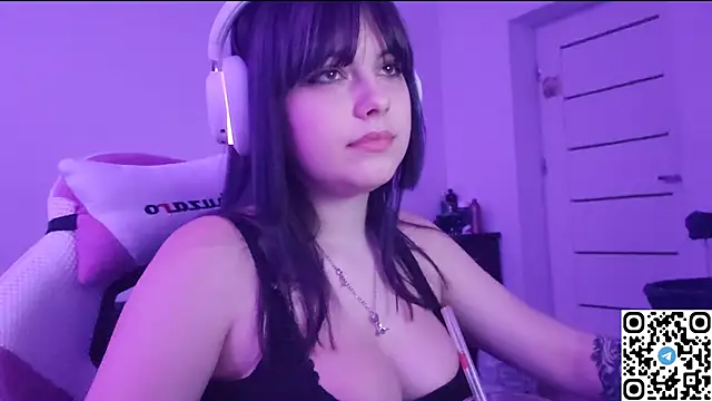 KristiBloom online show from 11/14/25, 09:18