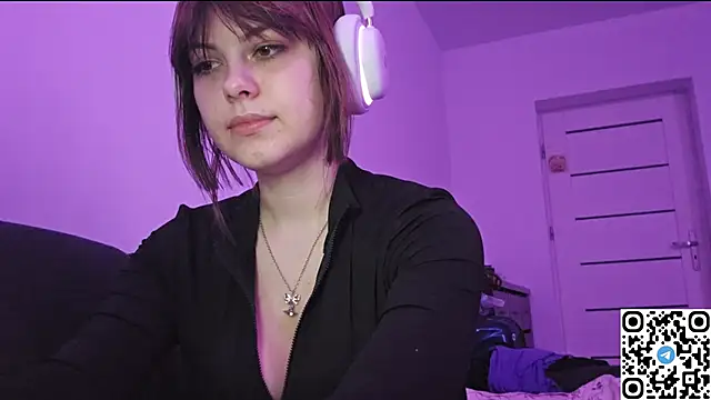 KristiBloom online show from 11/02/25, 10:48