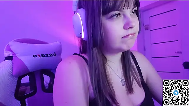 KristiBloom online show from 12/15/25, 09:53