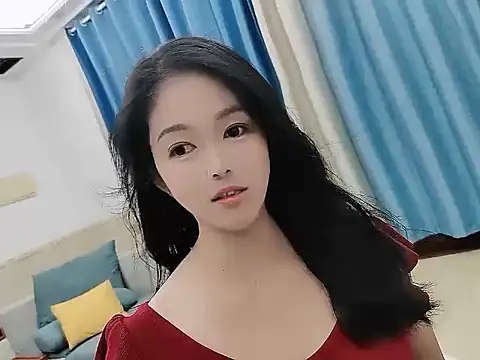 Q Yumi online show from 10/13/25, 09:55
